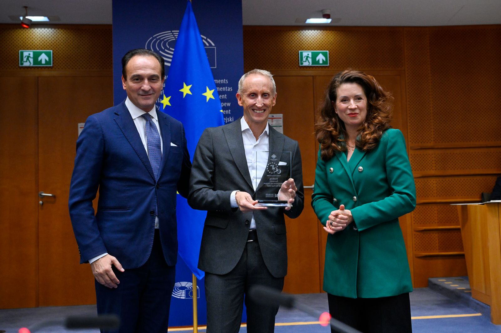 Rasmus C. Beck  Rasmus C. Beck, CEO of Duisburg Business & Innovation, accepts the award on behalf of the City of Duisburg. © European Union / Fred Guerdin