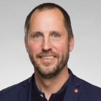 Erik Pelling